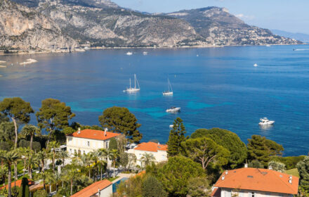 Résidence de vacances sur la Côte d&rsquo;Azur : le guide pour bien choisir entre Nice et Monaco